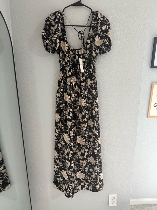 Abercrombie & Fitch Dresses & Skirts - Abercrombie and Fitch Puff Sleeve Smocked Waist Midi Dress